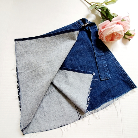 Madewell Denim Distressed Raw Frayed Hem Belt Loop Mini Wrap Skirt 0 NWT - Picture 7 of 16